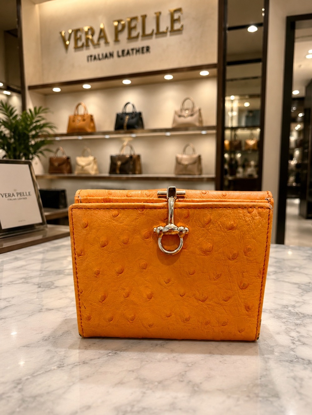 Vera Pelle Bright Orange Ostrich-Texture Wallet w Gold Clasp GUC Italian Leather